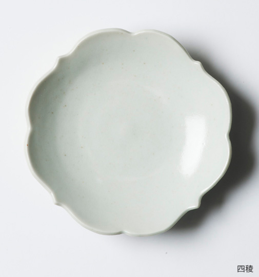 キハラ　佐賀県の工芸品　有田焼　古白磁の「小皿ペア」